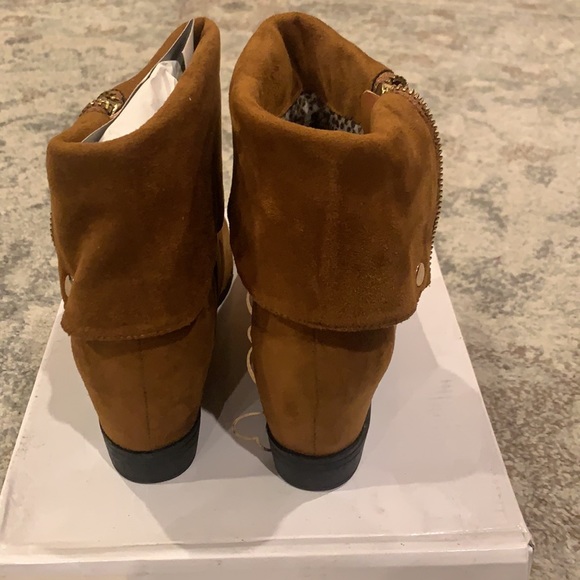 Reflection flat suede boots size 8 - Picture 3 of 6